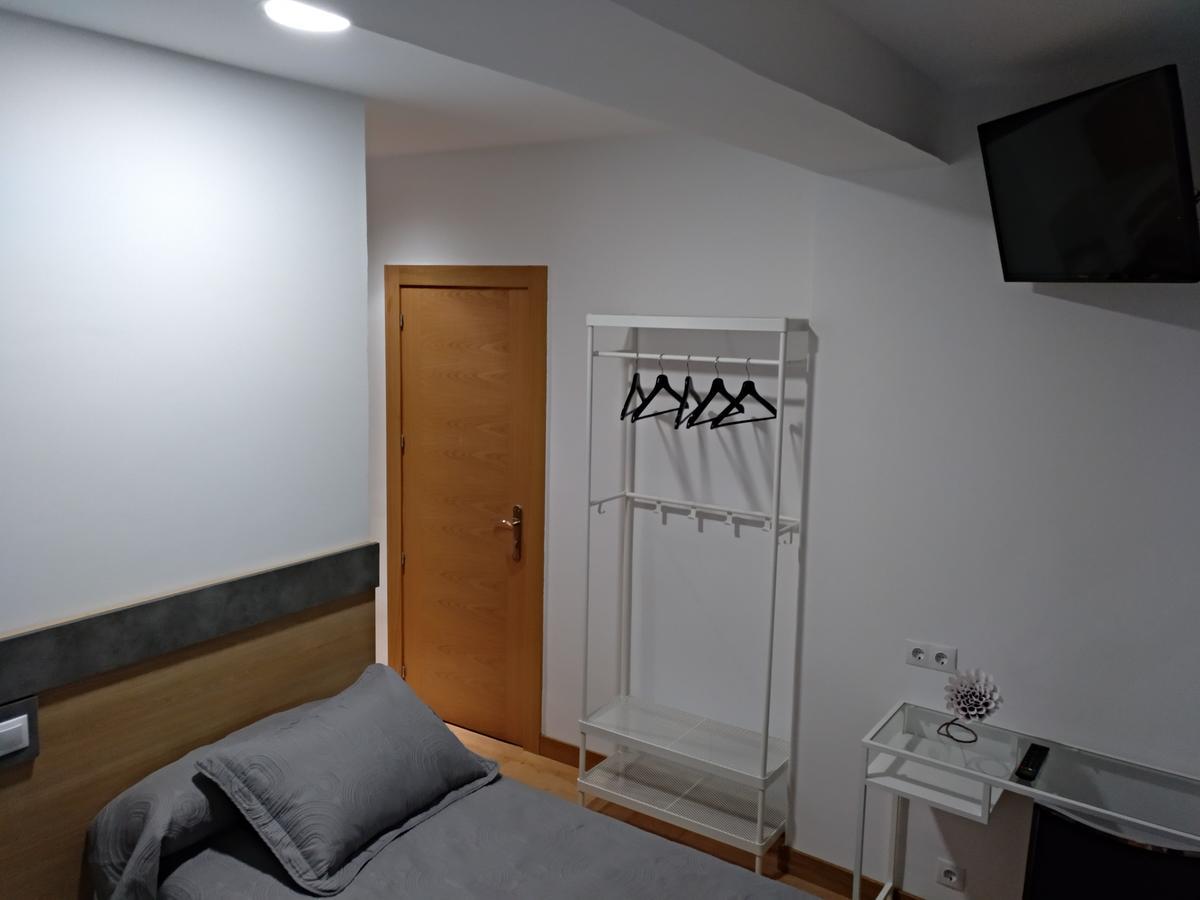Hostal Rioja Condestable Logrono Exterior photo