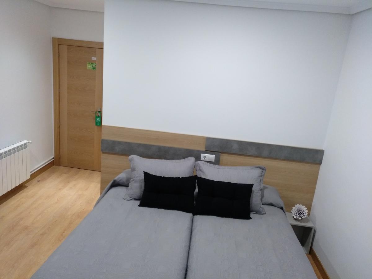 Hostal Rioja Condestable Logrono Exterior photo